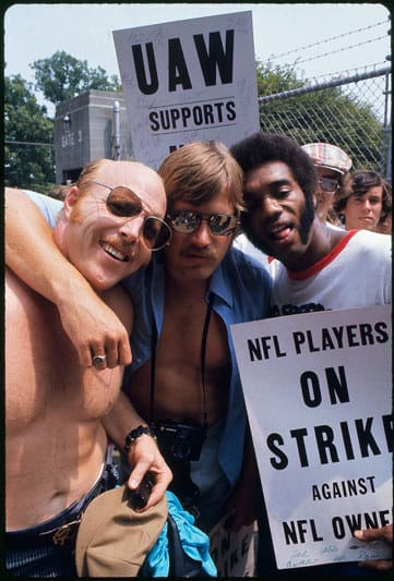 players-strike-1974-three-dudes-wi.jpg
